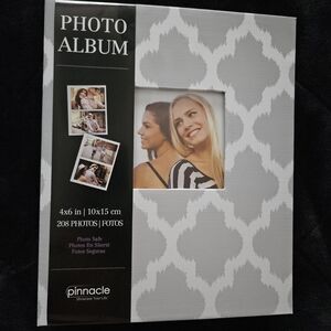 Pinnacle Gray & White Patterned Photo Album - 4x6 Photo Storage